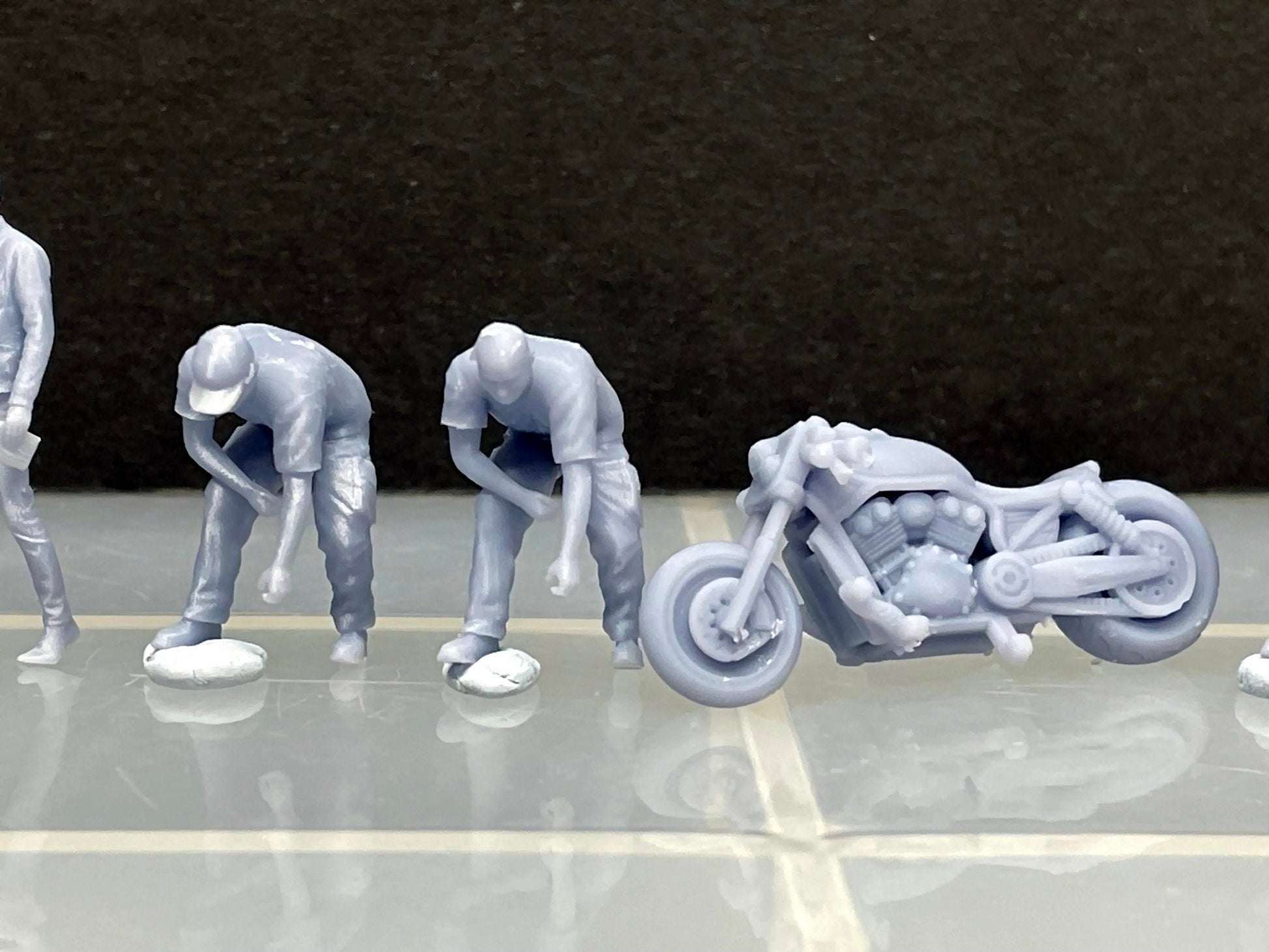 1:64 Miniature Human Figures - Resin / unpainted - great for Dioramas / Hot Wheels - Made in the USA GROUP 307 - Miniature Fast & Furious
