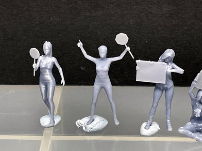 1:64 Miniature Human Figures - Resin / unpainted - great for Dioramas / Hot Wheels - Made in the USA LOT 322 - Miniature 1.10"