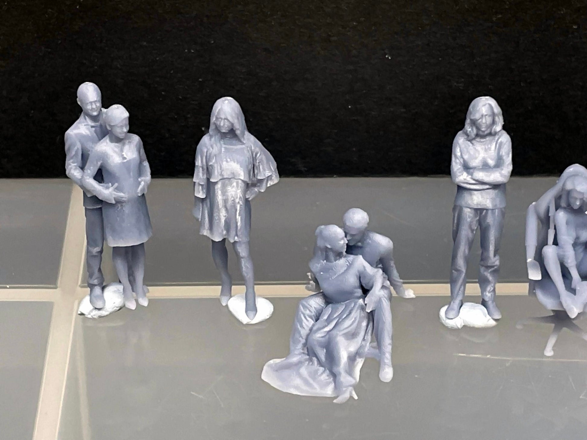 1:64 Miniature Human Figures - Resin / unpainted - great for Dioramas / Hot Wheels - Made in the USA GROUP 309 - Miniature 1.10"