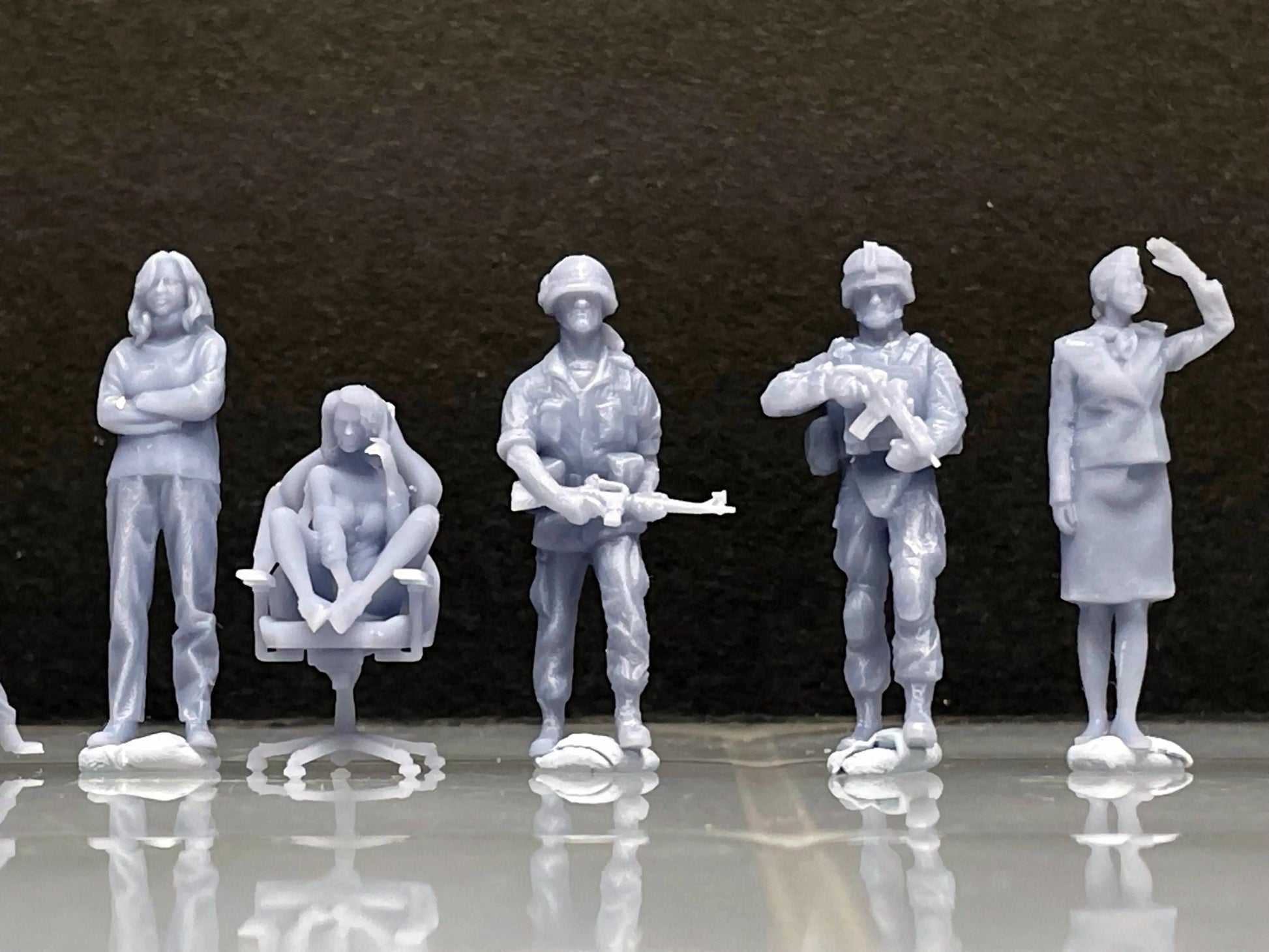 1:64 Miniature Human Figures - Resin / unpainted - great for Dioramas / Hot Wheels - Made in the USA GROUP 309 - Miniature 1.10"