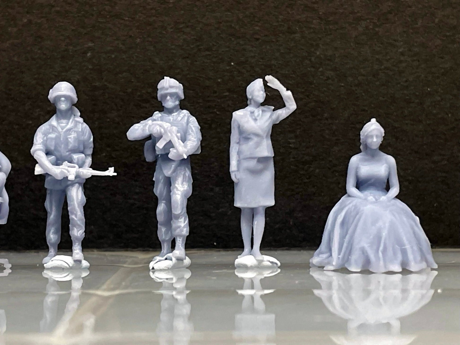 1:64 Miniature Human Figures - Resin / unpainted - great for Dioramas / Hot Wheels - Made in the USA GROUP 309 - Miniature 1.10"