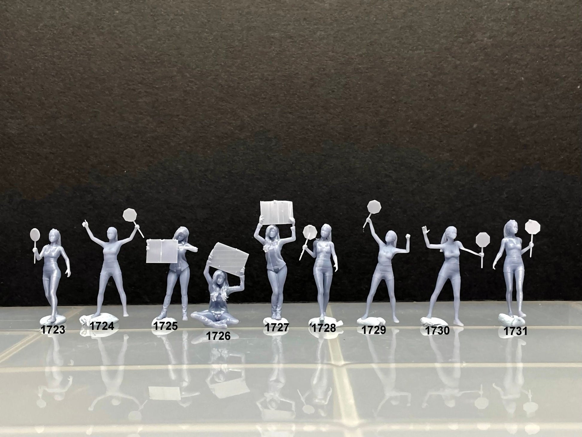 1:64 Miniature Human Figures - Resin / unpainted - great for Dioramas / Hot Wheels - Made in the USA LOT 322 - Miniature 1.10"