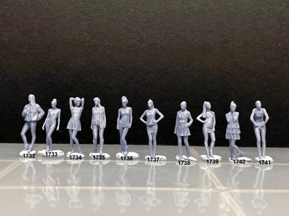 1:64 Miniature Human Figures - Resin / unpainted - great for Dioramas / Hot Wheels - Made in the USA LOT 413 - Miniature 1.10"