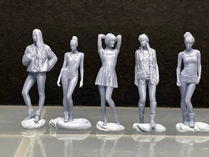 1:64 Miniature Human Figures - Resin / unpainted - great for Dioramas / Hot Wheels - Made in the USA LOT 413 - Miniature 1.10"