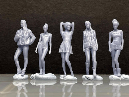 1:64 Miniature Human Figures - Resin / unpainted - great for Dioramas / Hot Wheels - Made in the USA LOT 413 - Miniature 1.10"