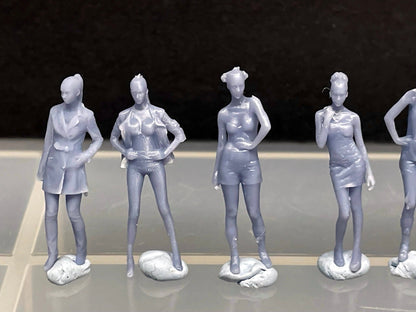 1:64 Miniature Human Figures - Resin / unpainted - great for Dioramas / Hot Wheels - Made in the USA LOT 414 - Miniature 1.10"