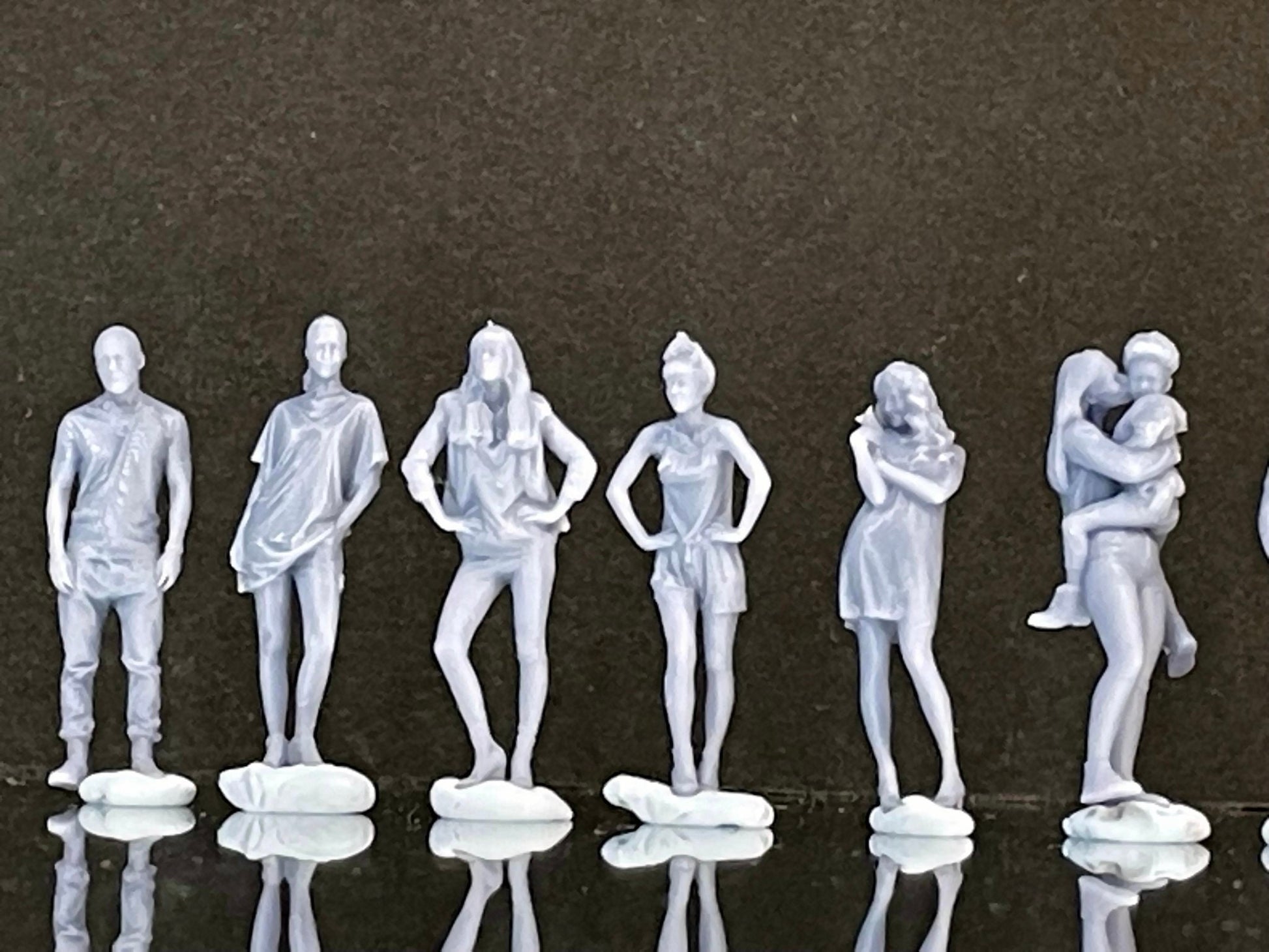 1:64 Miniature Human Figures - Resin / unpainted - great for Dioramas / Hot Wheels - Made in the USA LOT 416 - Miniature 1.10"