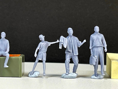 1:64 Miniature Human Figures - Resin / unpainted - great for Dioramas / Hot Wheels - Made in the USA LOT 420 - Miniature 1.10"