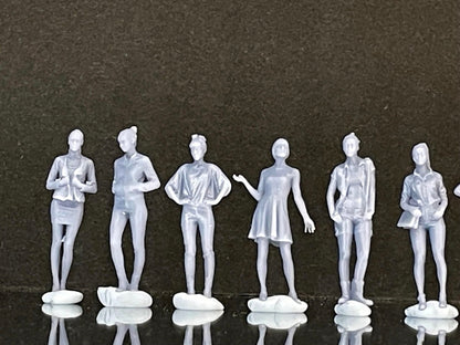 1:64 Miniature Human Figures - Resin / unpainted - great for Dioramas / Hot Wheels - Made in the USA LOT 415 - Miniature 1.10"