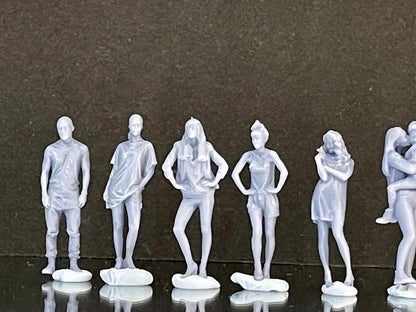 1:64 Miniature Human Figures - Resin / unpainted - great for Dioramas / Hot Wheels - Made in the USA LOT 416 - Miniature 1.10"