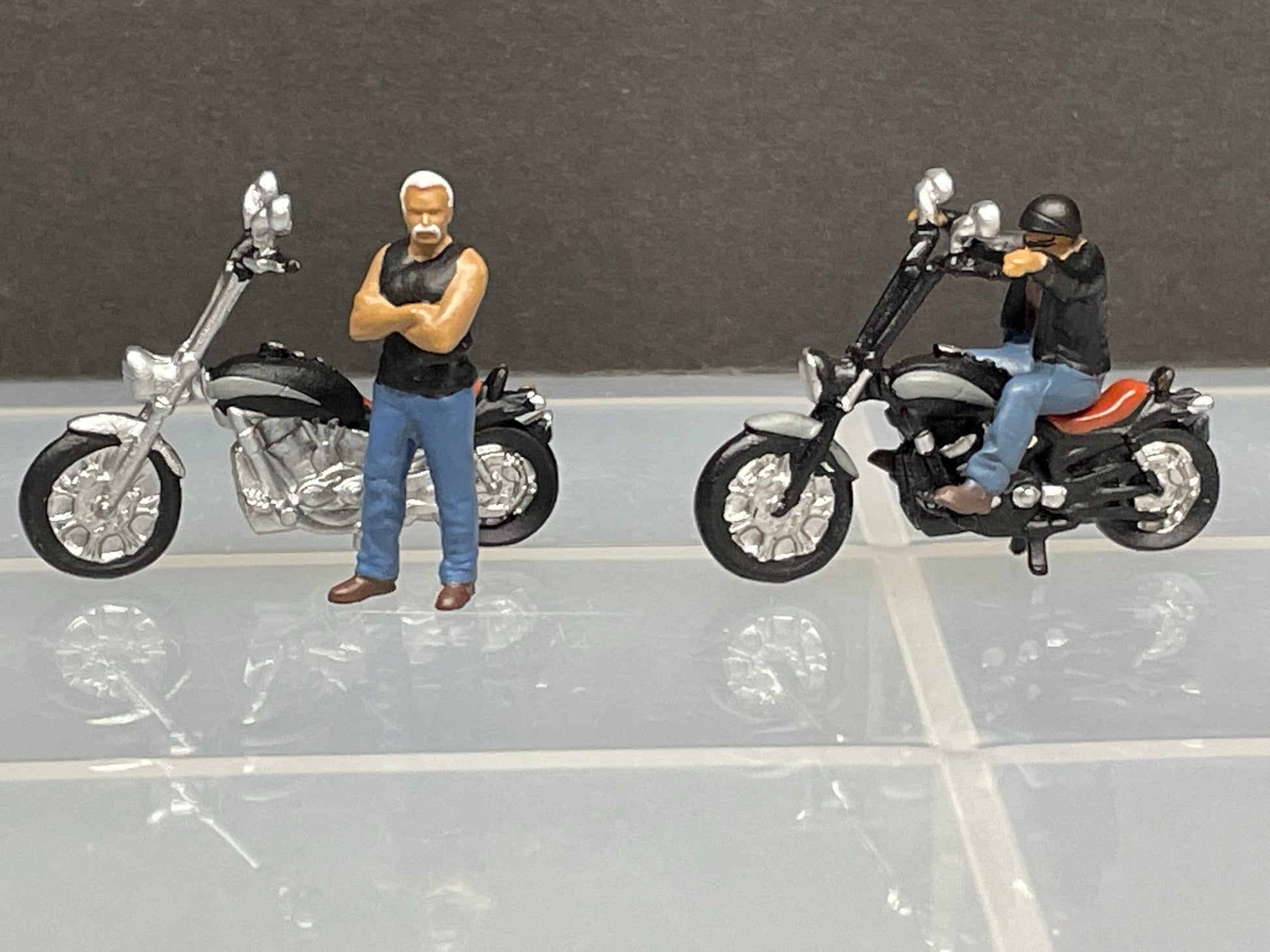 1:64 Miniature Human Figures - Diecast Metal - great for Dioramas / Hot Wheels -Bike Dudez with their Choppers SET - Miniature Figures