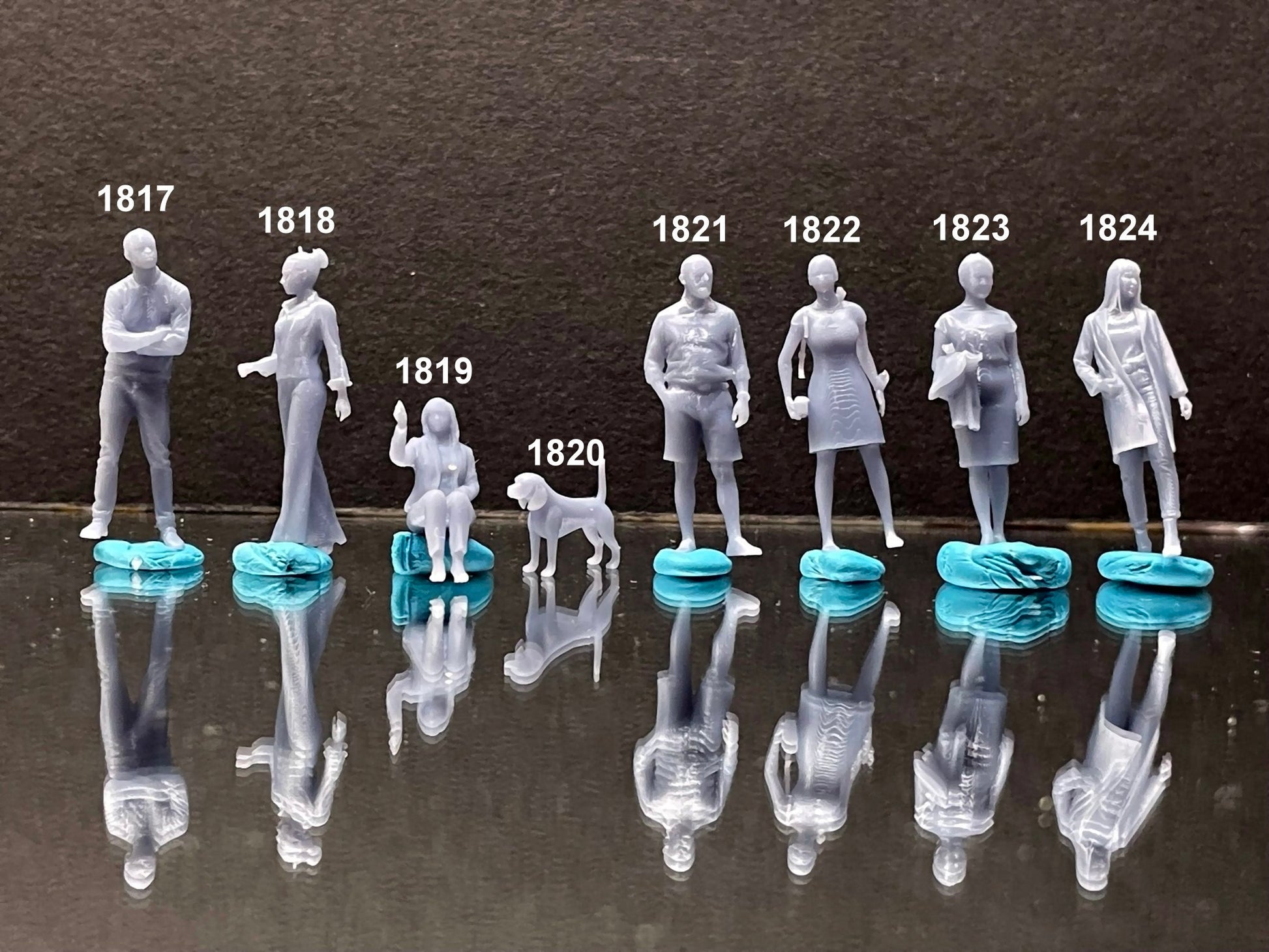 1:64 Miniature Human Figures - Resin / unpainted - great for Dioramas / Hot Wheels - Made in the USA LOT 329 - Miniature 1.10"