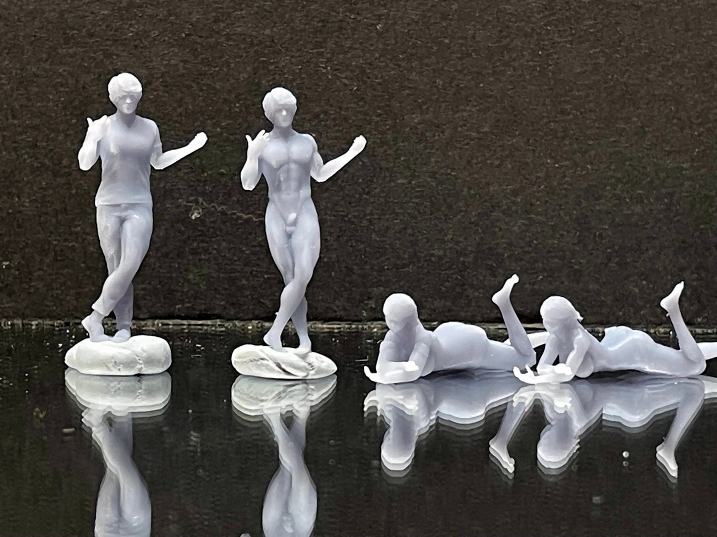 1:64 Miniature Human Figures - Resin / unpainted - great for Dioramas / Hot Wheels - Made in the USA LOT 502 - Miniature 1.10"