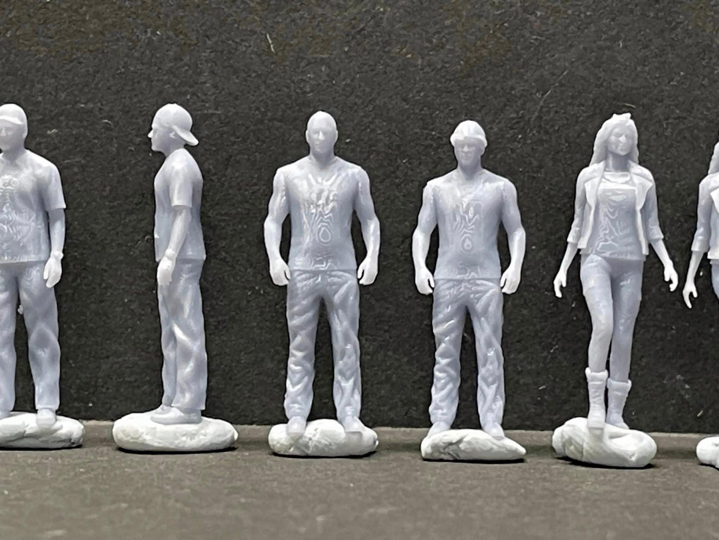 1:64 Miniature Human Figures - Resin / unpainted - great for Dioramas / Hot Wheels - Made in the USA Fast & Furious - Miniature 1.10"