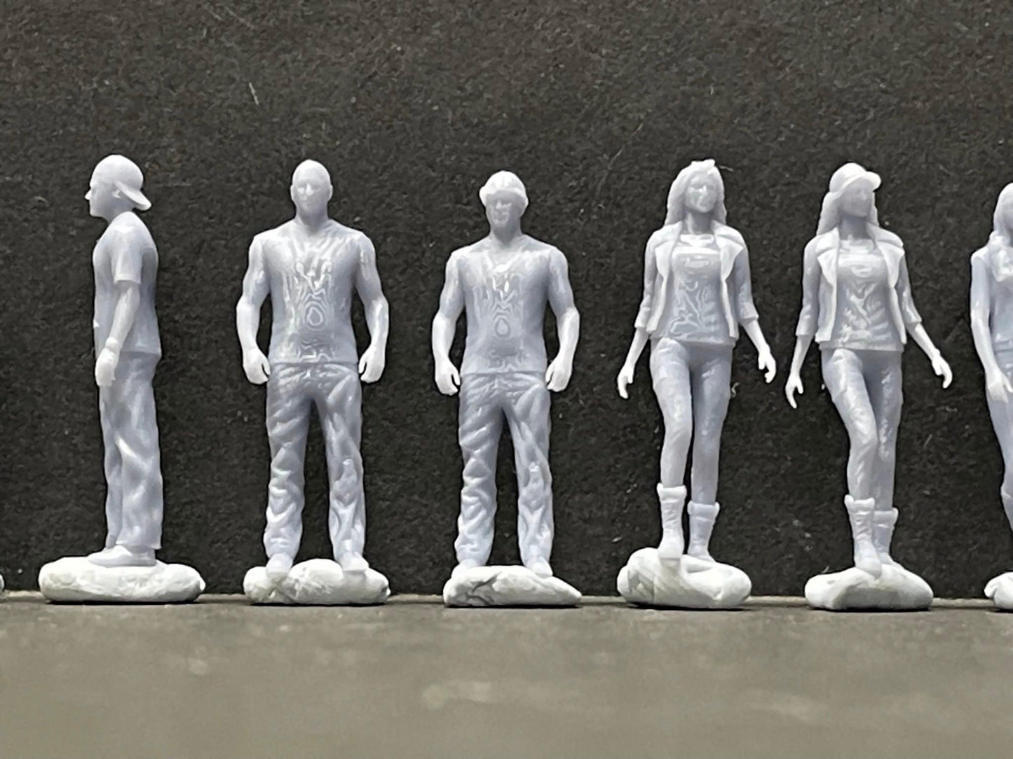 1:64 Miniature Human Figures - Resin / unpainted - great for Dioramas / Hot Wheels - Made in the USA Fast & Furious - Miniature 1.10"