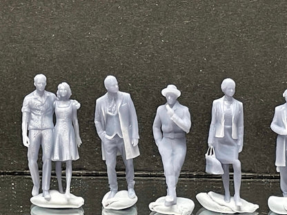 1:64 Miniature Human Figures - Resin / unpainted - great for Dioramas / Hot Wheels - Made in the USA LOT 402 - Miniature 1.10"