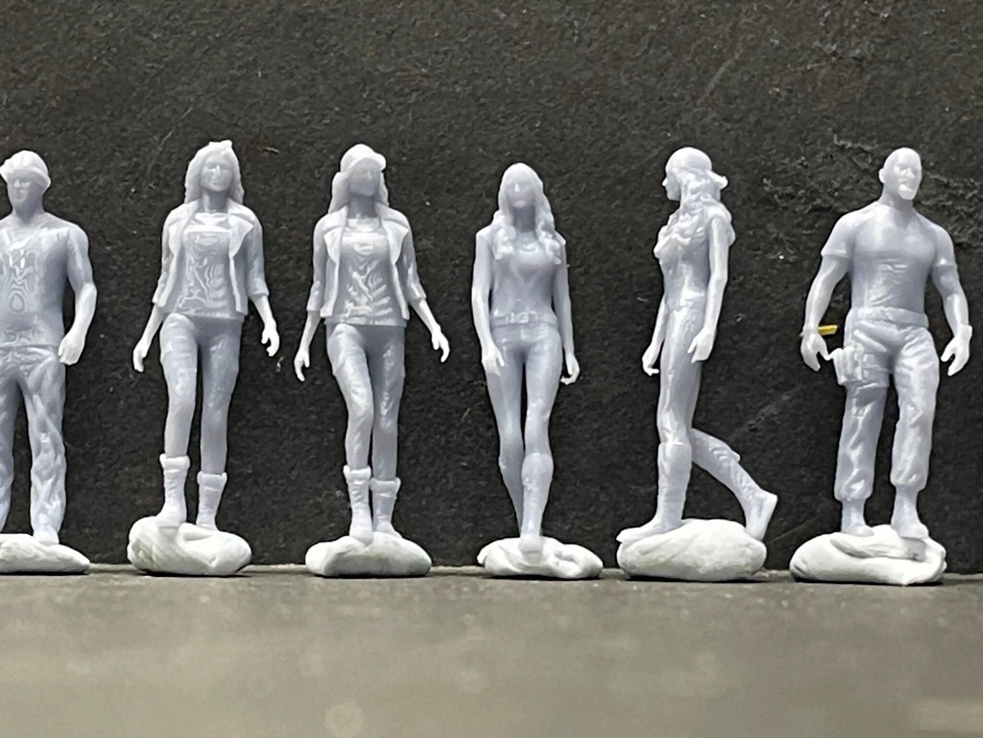 1:64 Miniature Human Figures - Resin / unpainted - great for Dioramas / Hot Wheels - Made in the USA Fast & Furious - Miniature 1.10"