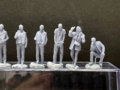 1:64 Miniature Human Figures - Resin / unpainted - great for Dioramas / Hot Wheels - Made in the USA LOT 510 - Miniature 1.10"