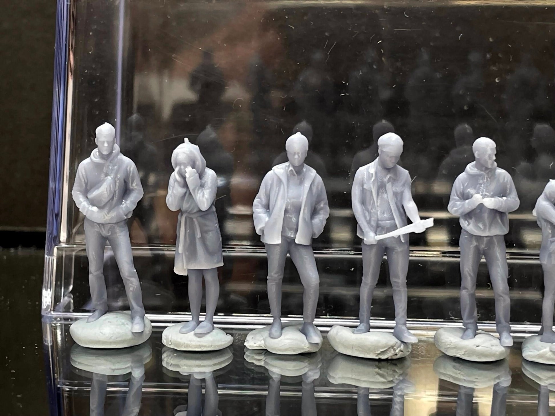 1:64 Miniature Human Figures - Resin / unpainted - great for Dioramas / Hot Wheels - Made in the USA LOT 510 - Miniature 1.10"