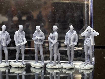 1:64 Miniature Human Figures - Resin / unpainted - great for Dioramas / Hot Wheels - Made in the USA LOT 510 - Miniature 1.10"