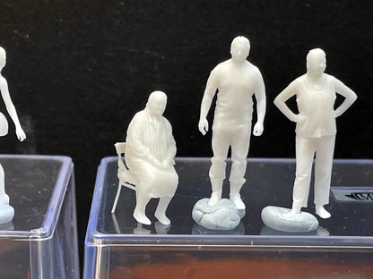 1:64 Miniature Human Figures - Resin / unpainted - great for Dioramas / Hot Wheels - Made in the USA LOT 512 - Miniature 1.10"