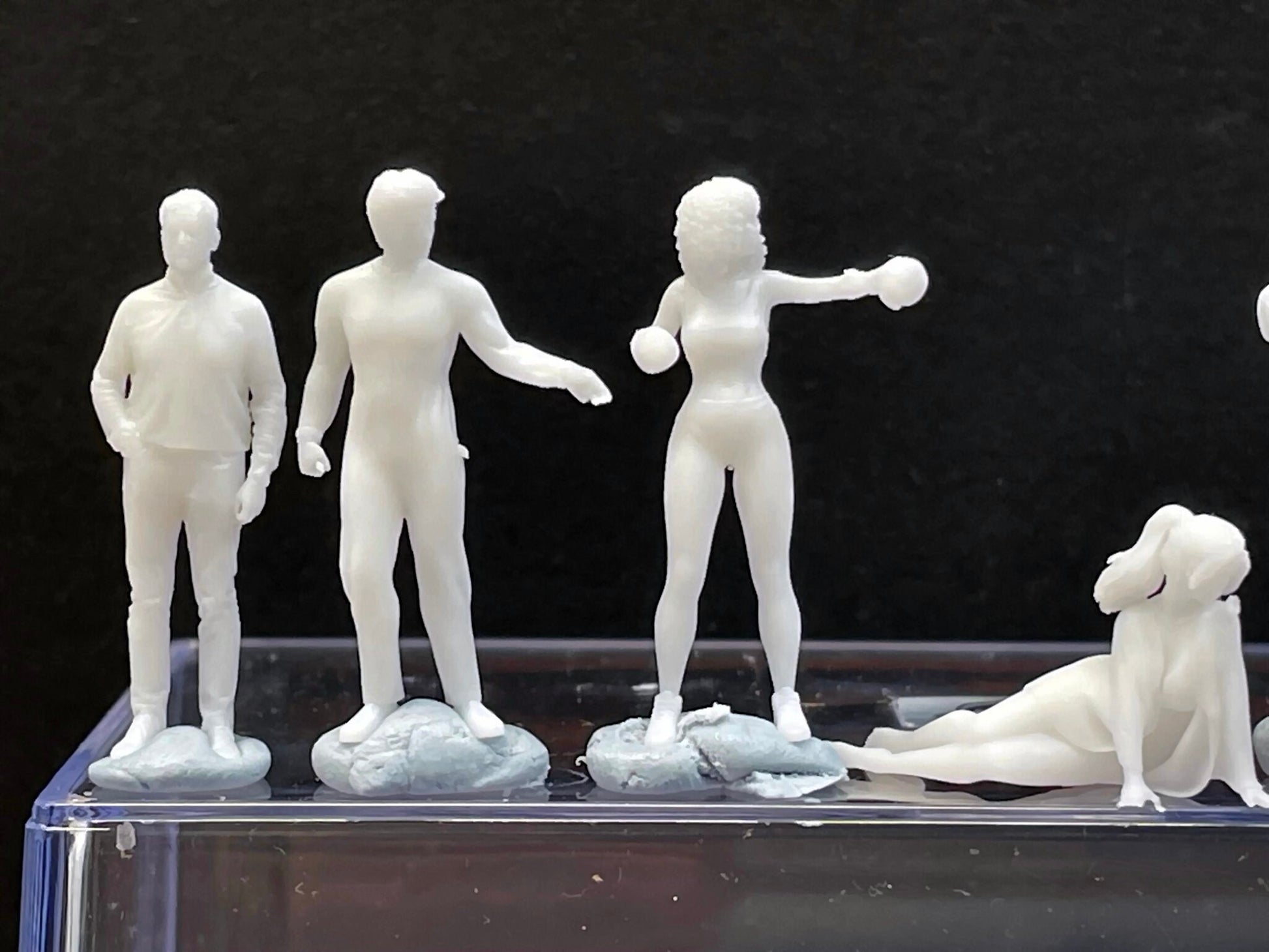 1:64 Miniature Human Figures - Resin / unpainted - great for Dioramas / Hot Wheels - Made in the USA LOT 512 - Miniature 1.10"