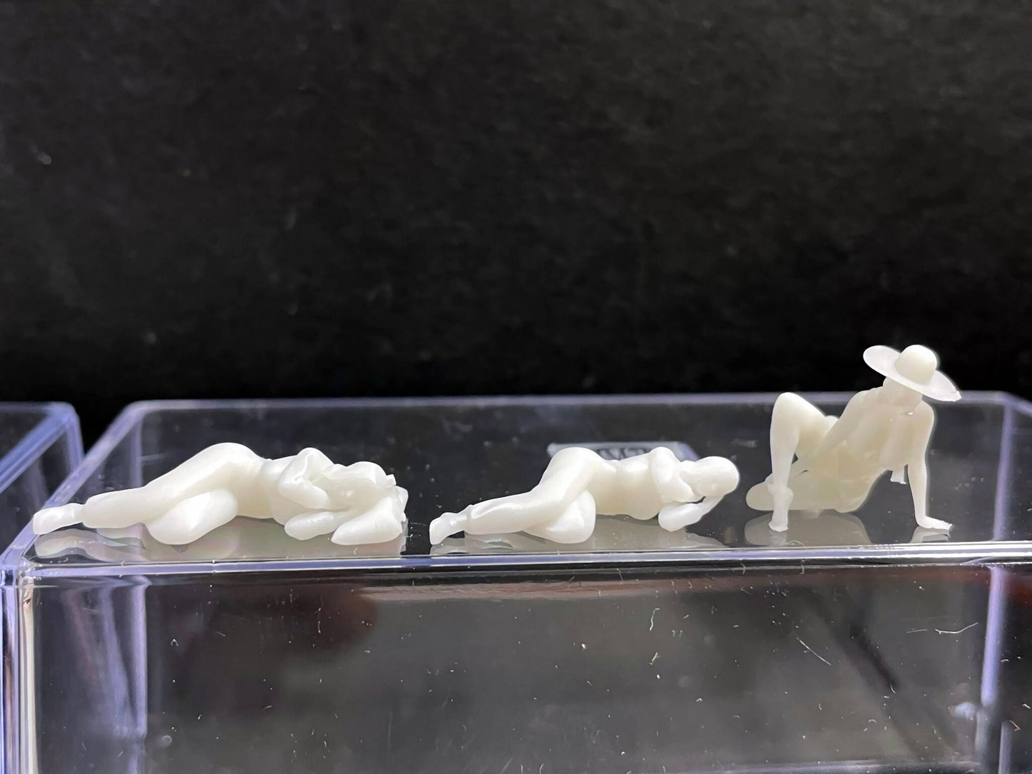 1:64 Miniature Human Figures - Resin / unpainted - great for Dioramas / Hot Wheels - Made in the USA LOT 515 - Miniature 1.10"