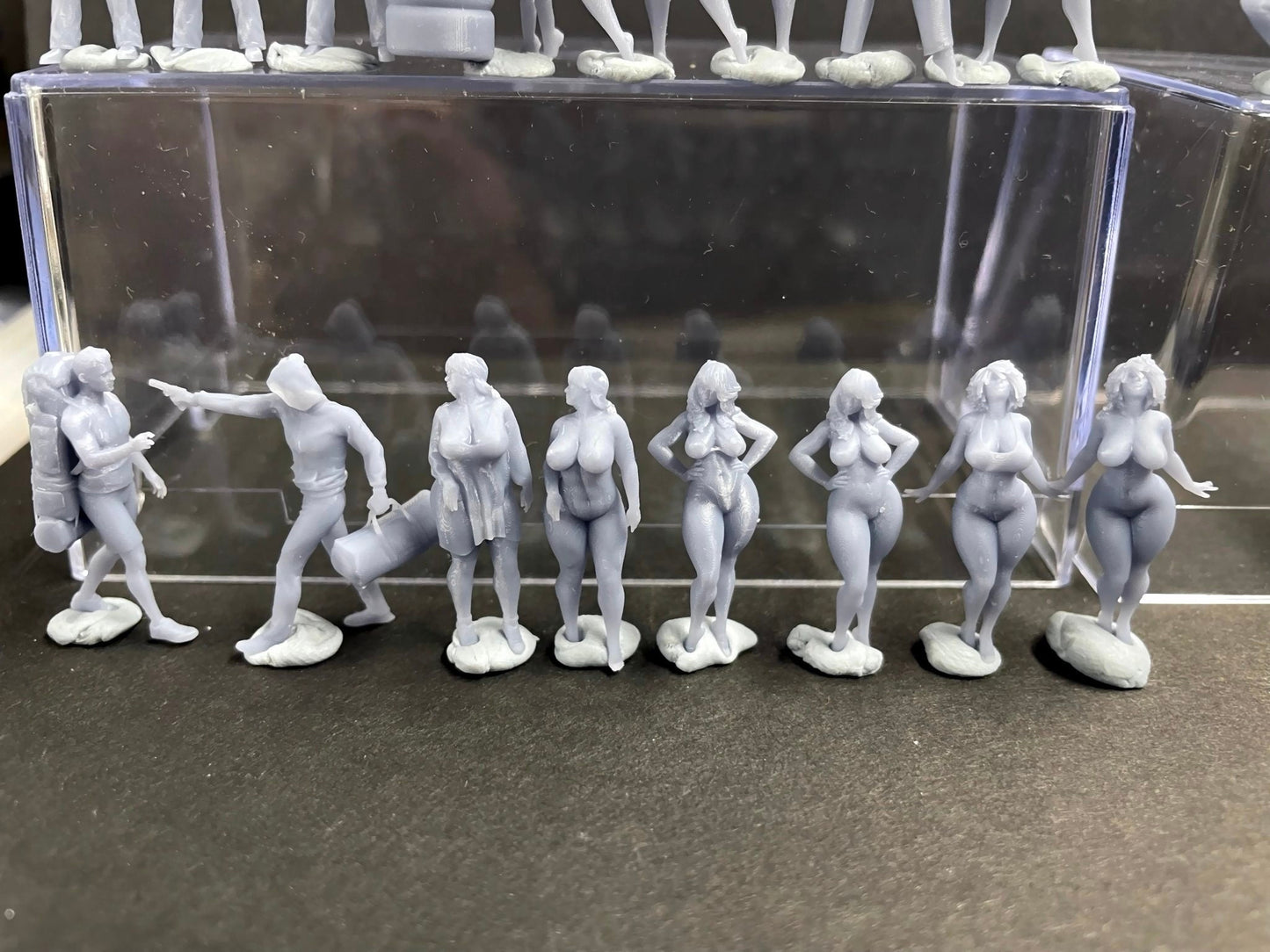 1:64 Miniature Human Figures - Resin / unpainted - great for Dioramas / Hot Wheels - Made in the USA LOT 407-8 - Miniature 1.10"