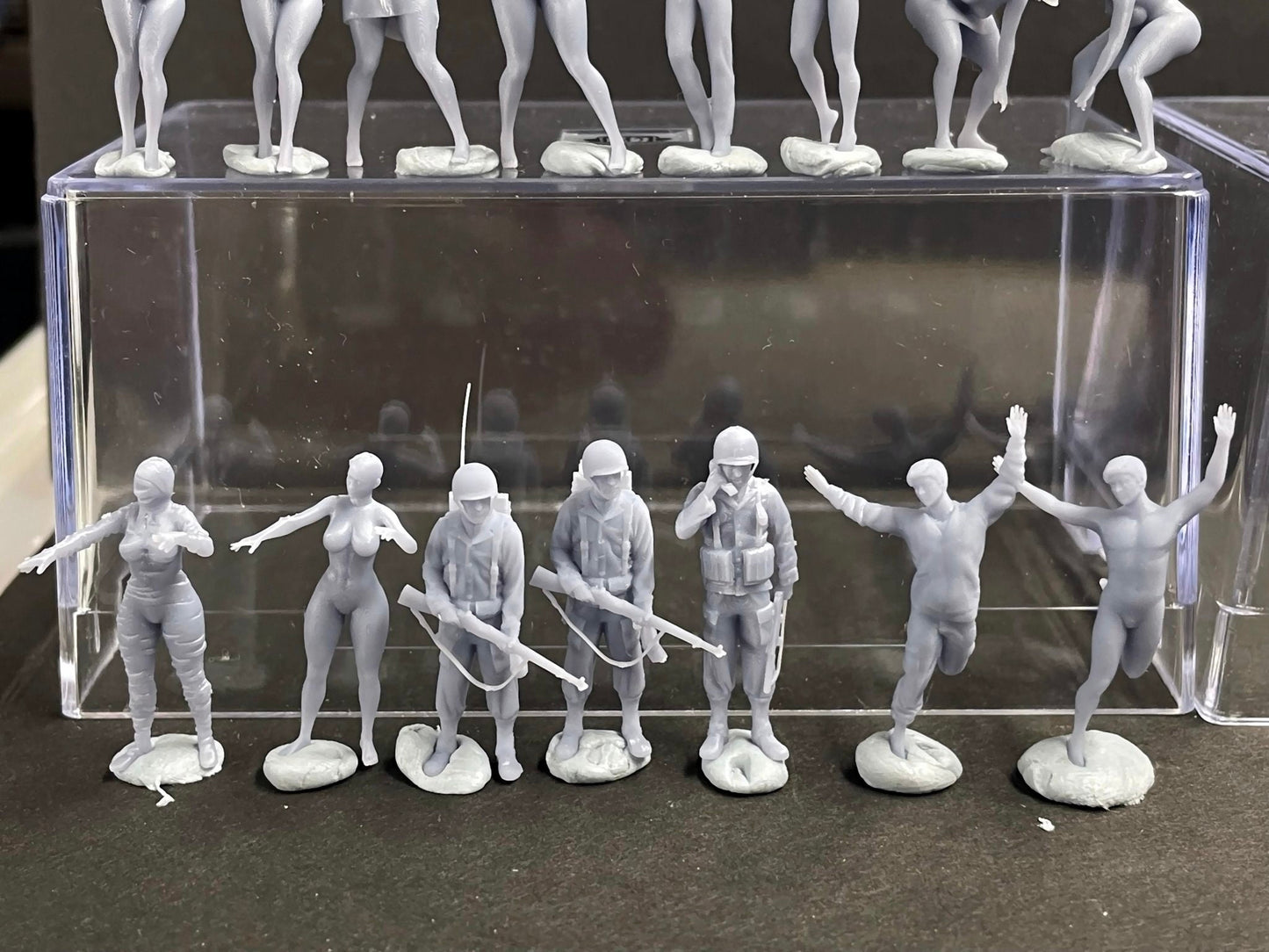 1:64 Miniature Human Figures - Resin / unpainted - great for Dioramas / Hot Wheels - Made in the USA LOT 518 - Miniature 1.10"