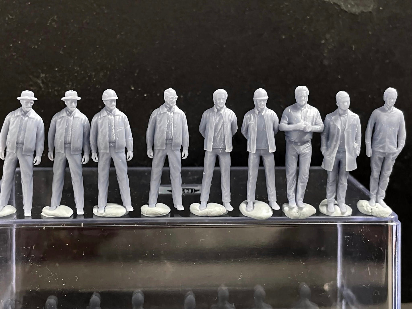 1:64 Miniature Human Figures - Resin / unpainted - great for Dioramas / Hot Wheels - Made in the USA LOT 409-10 - Miniature 1.10"