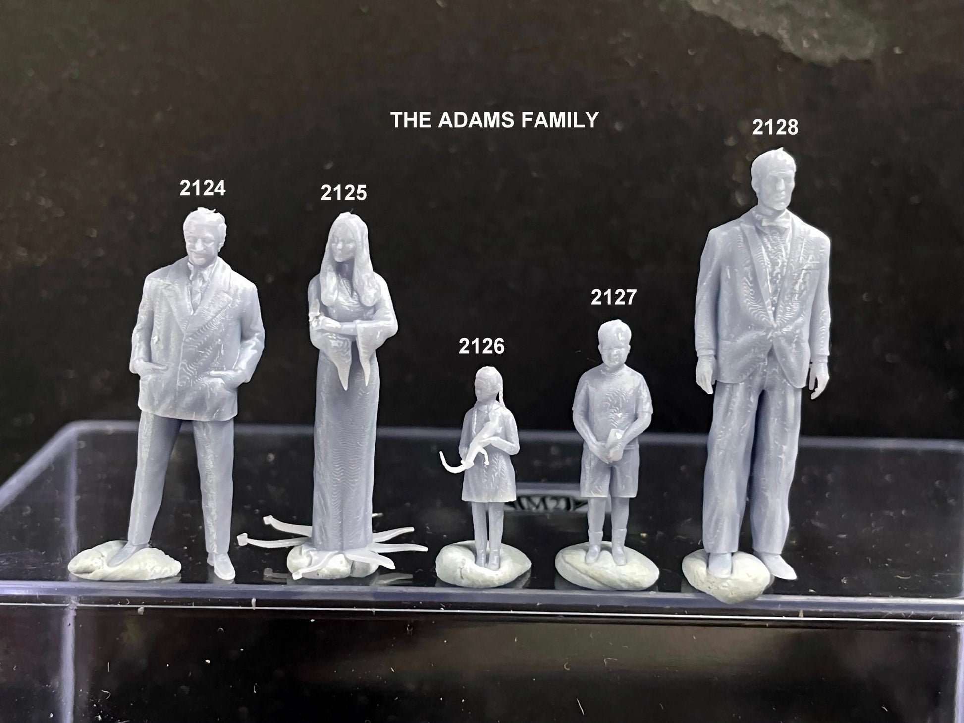 1:64 Miniature Human Figures - Resin / unpainted - great for Dioramas / Hot Wheels - Made in the USA Adams Family - Miniature 1.10"