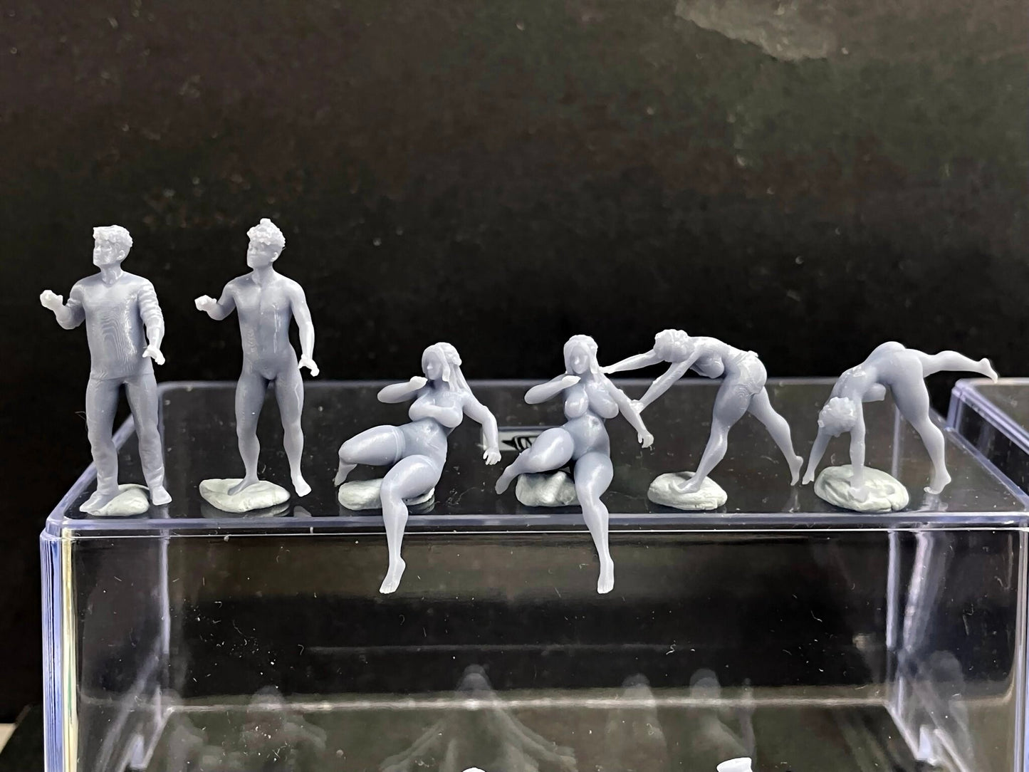 1:64 Miniature Human Figures - Resin / unpainted - great for Dioramas / Hot Wheels - Made in the USA LOT 516-7 - Miniature 1.10"