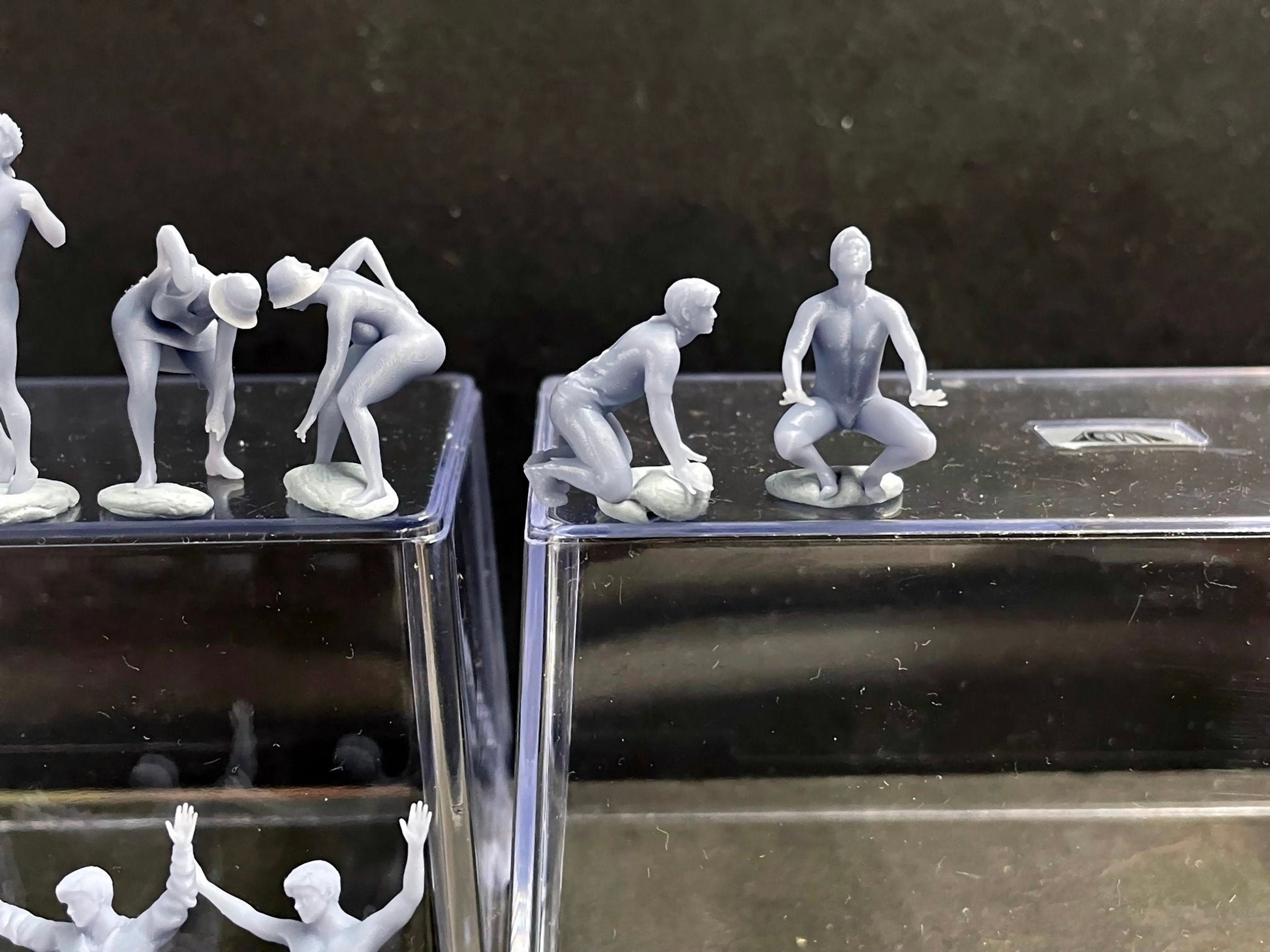 1:64 Miniature Human Figures - Resin / unpainted - great for Dioramas / Hot Wheels - Made in the USA LOT 518 - Miniature 1.10"