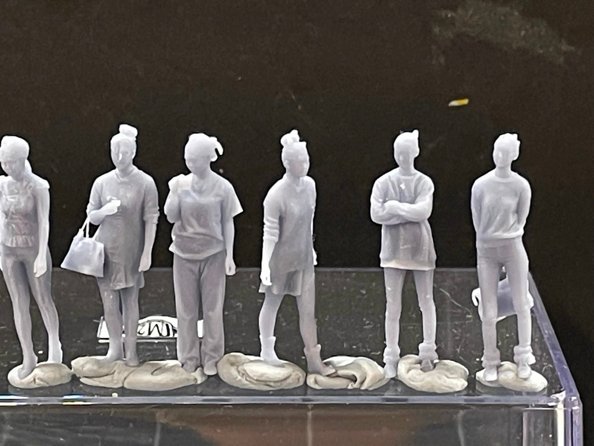 1:64 Miniature Human Figures - Resin / unpainted - great for Dioramas / Hot Wheels - Made in the USA LOT 421 - Miniature 1.10"