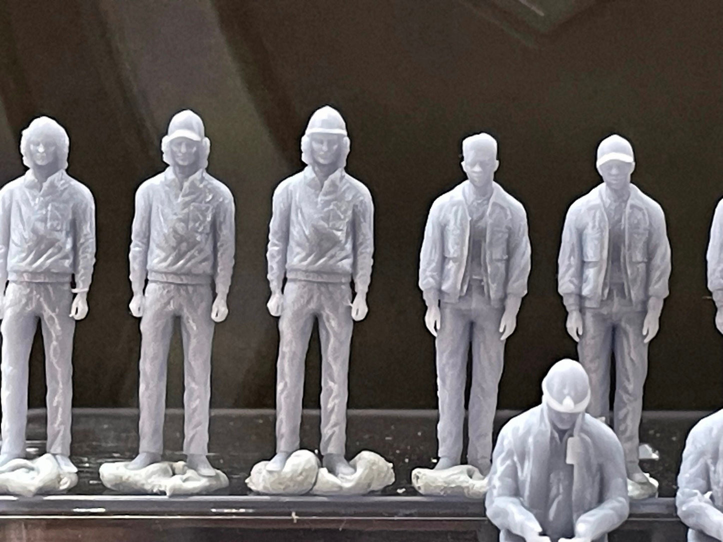 1:64 Miniature Human Figures - Resin / unpainted - great for Dioramas / Hot Wheels - Made in the USA LOT 534 - Miniature 1.10"