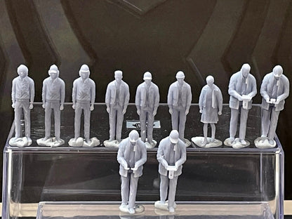 1:64 Miniature Human Figures - Resin / unpainted - great for Dioramas / Hot Wheels - Made in the USA LOT 534 - Miniature 1.10"