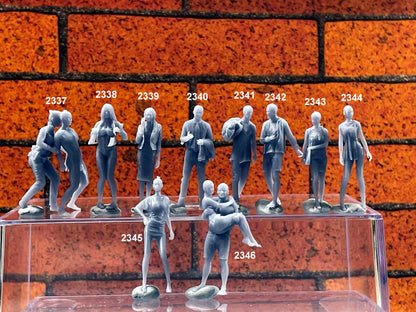 1:64 Miniature Human Figures - Resin / unpainted - great for Dioramas / Hot Wheels - Made in the USA LOT 531 - Miniature 1.10"