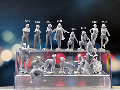 1:64 Miniature Human Figures - Resin / unpainted - great for Dioramas / Hot Wheels - Made in the USA LOT 541 - Miniature 1.10"