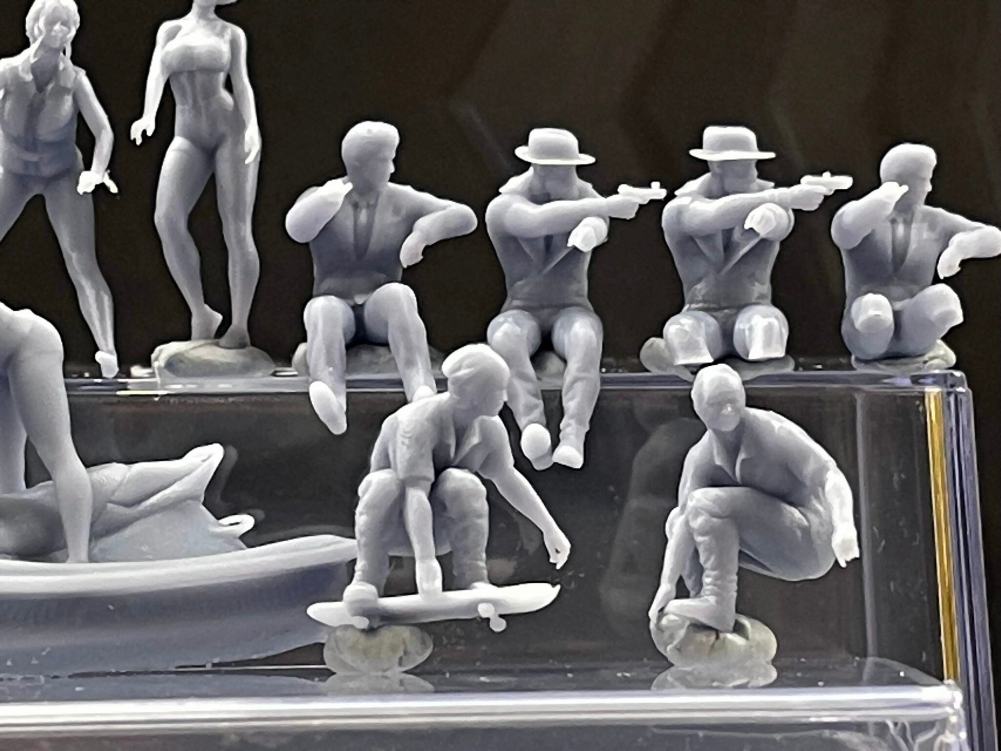 1:64 Miniature Human Figures - Resin / unpainted - great for Dioramas / Hot Wheels - Made in the USA LOT 537 - Miniature 1.10"