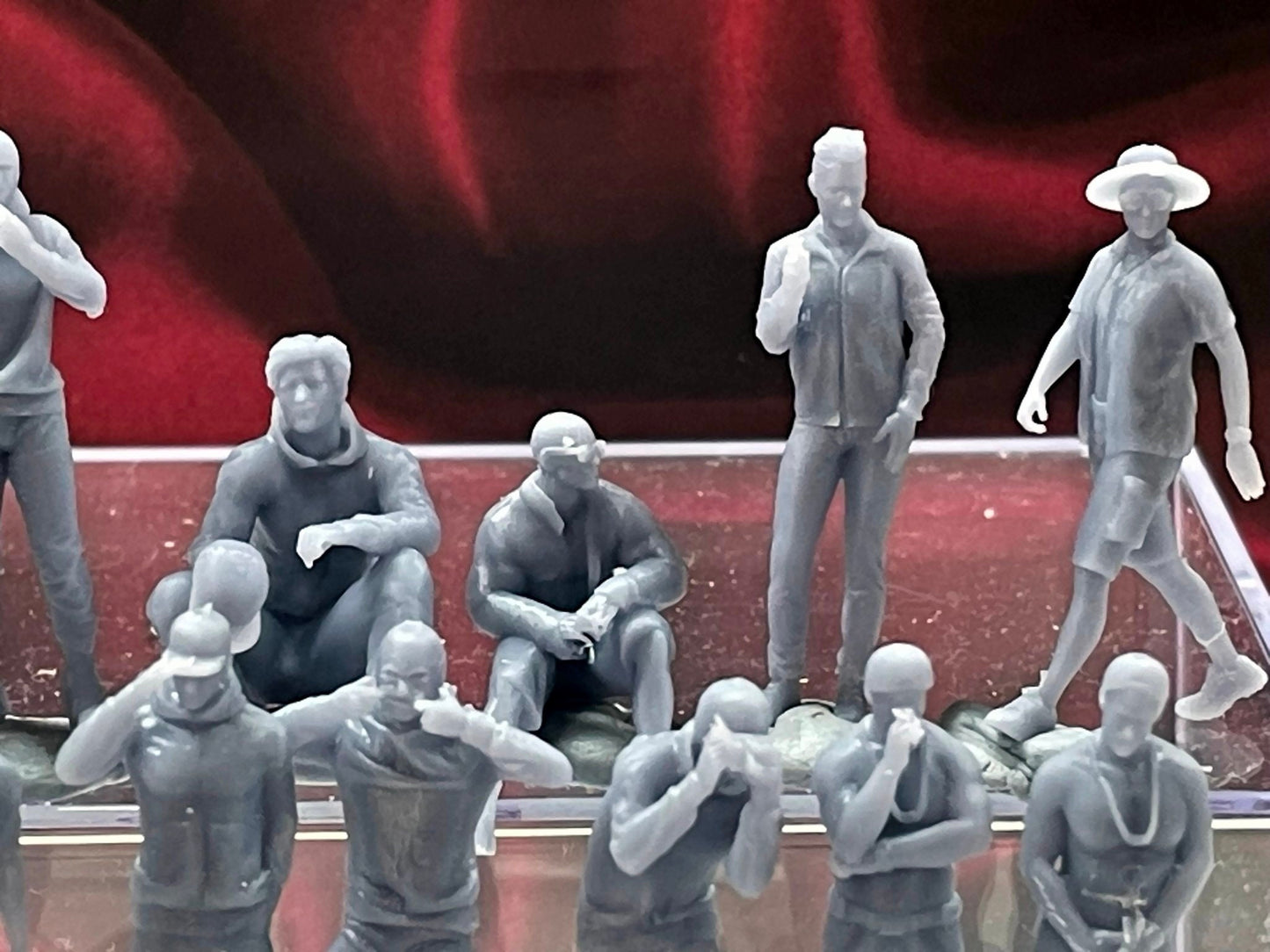 1:64 Miniature Human Figures - Resin / unpainted - great for Dioramas / Hot Wheels - Made in the USA LOT 549 - Miniature 1.10"