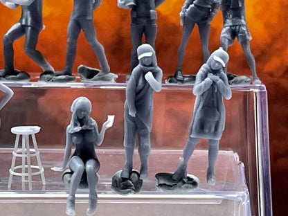 1:64 Miniature Human Figures - Resin / unpainted - great for Dioramas / Hot Wheels - Made in the USA LOT 554 - Miniature 1.10"