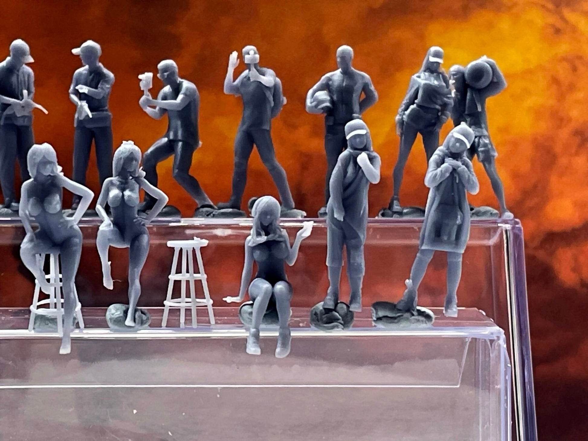 1:64 Miniature Human Figures - Resin / unpainted - great for Dioramas / Hot Wheels - Made in the USA LOT 554 - Miniature 1.10"