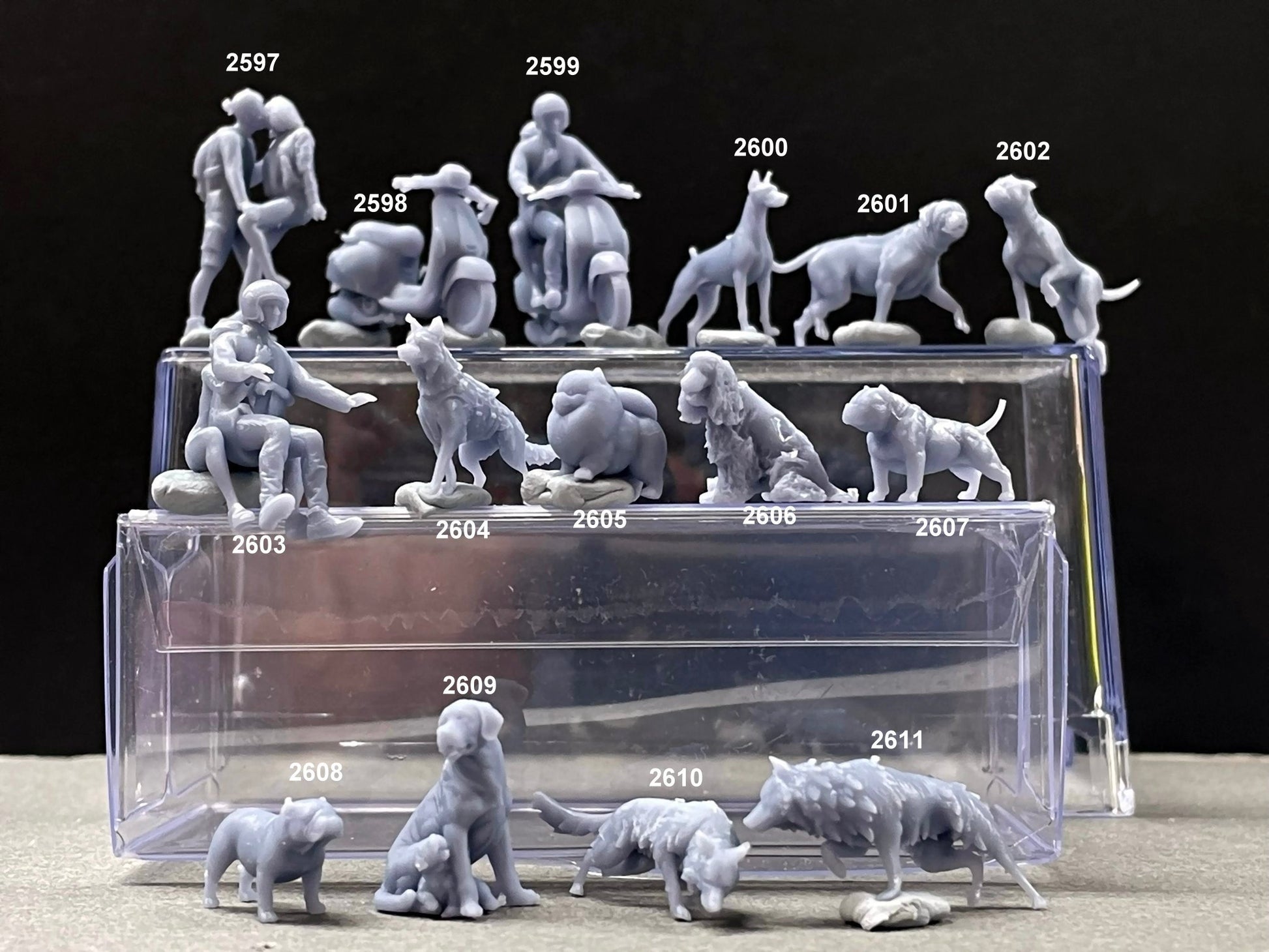 1:64 Miniature Human Figures - Resin / unpainted - great for Dioramas / Hot Wheels - Made in the USA LOT 555 - Miniature 1.10"