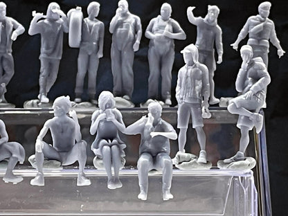 1:64 Miniature Human Figures - Resin / unpainted - great for Dioramas / Hot Wheels - Made in the USA LOT 553 - Miniature 1.10"