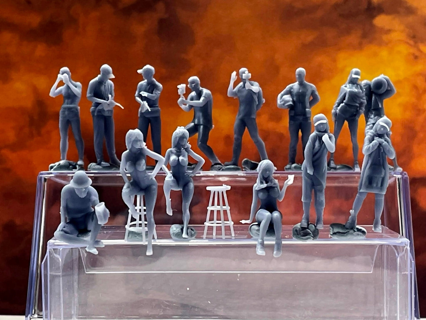 1:64 Miniature Human Figures - Resin / unpainted - great for Dioramas / Hot Wheels - Made in the USA LOT 554 - Miniature 1.10"