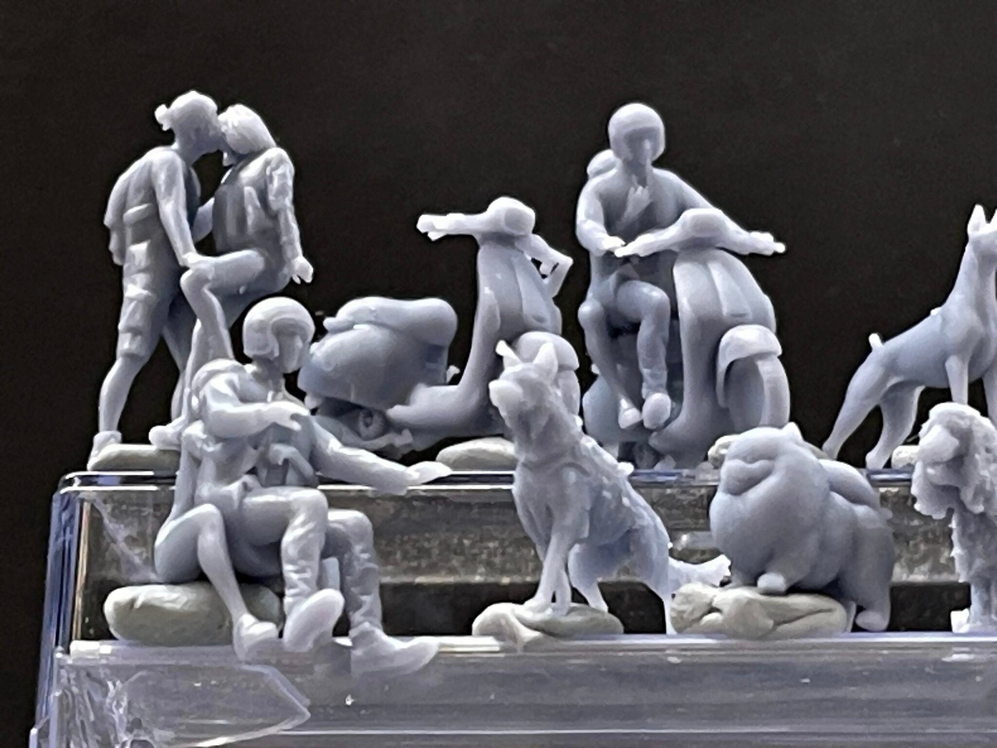 1:64 Miniature Human Figures - Resin / unpainted - great for Dioramas / Hot Wheels - Made in the USA LOT 555 - Miniature 1.10"