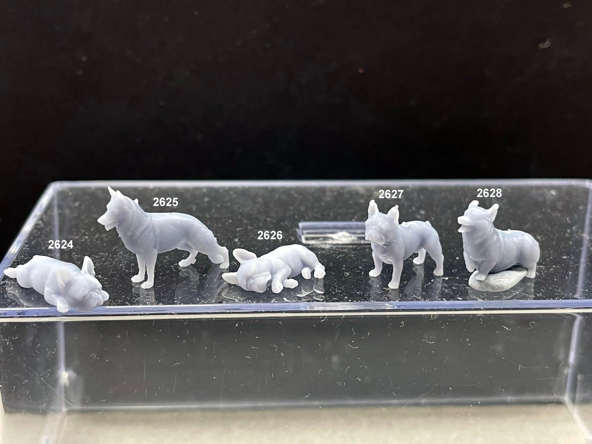 1:64 Miniature Human Figures - Resin / unpainted - great for Dioramas / Hot Wheels - Made in the USA LOT 556 - Miniature 1.10"