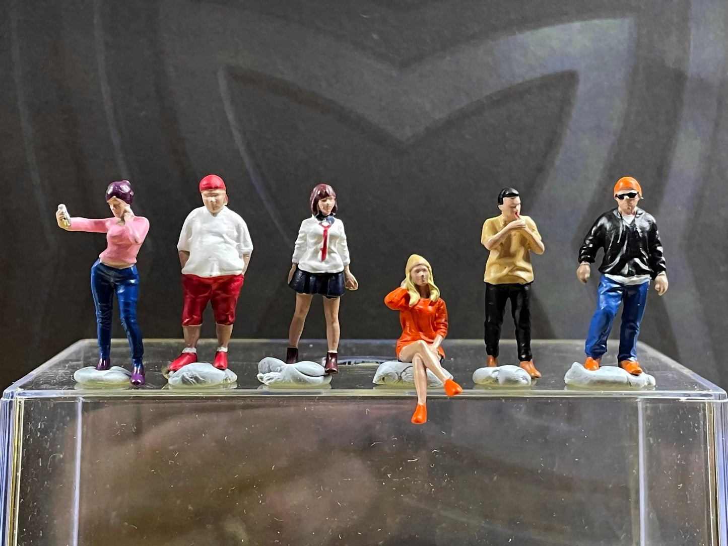 1:64 Miniature Human Figures - Painted SET - great for Dioramas / Hot Wheels - Car Meet Gang - Miniatures 1.10" Tarmac