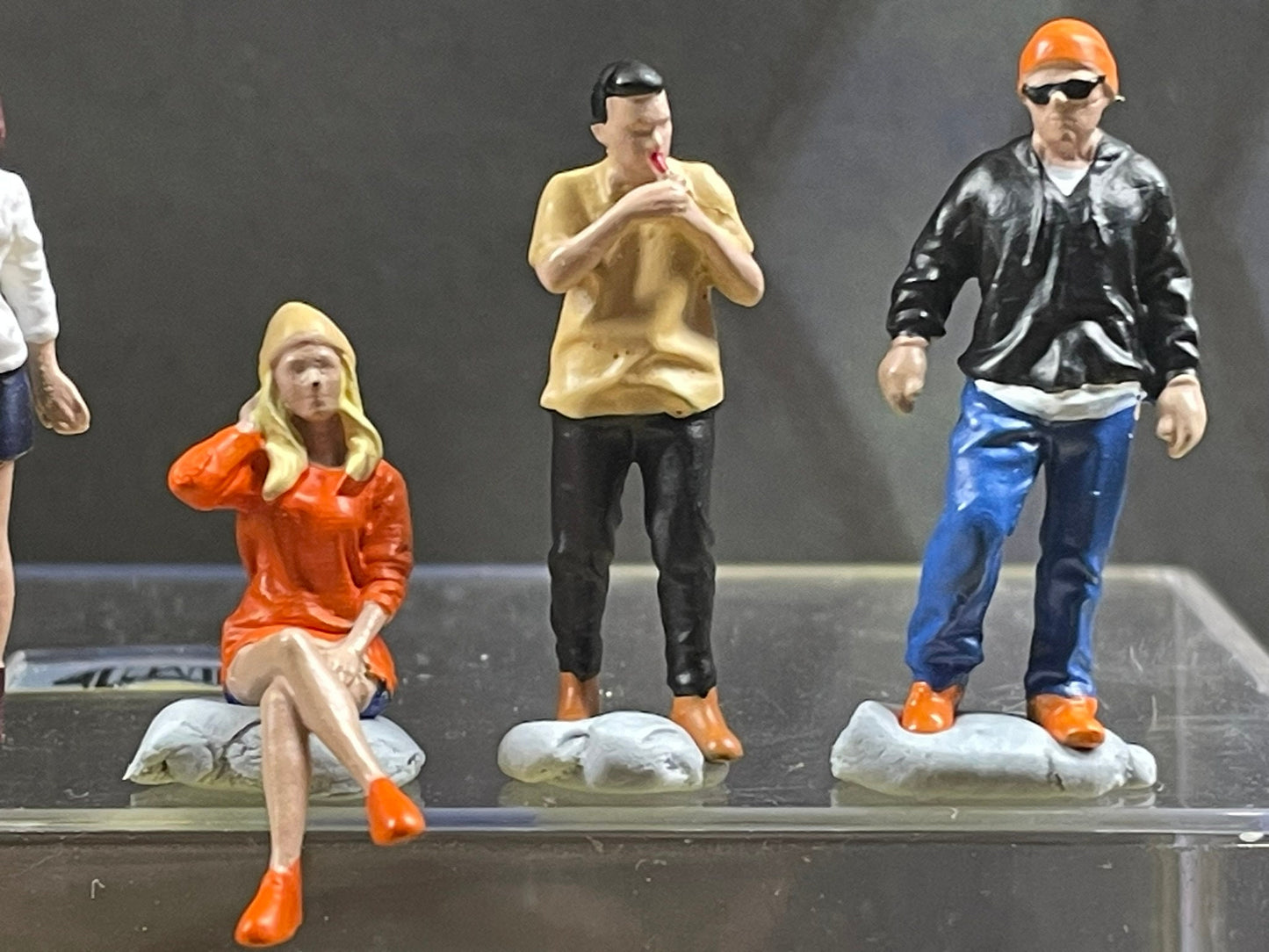 1:64 Miniature Human Figures - Painted SET - great for Dioramas / Hot Wheels - Car Meet Gang - Miniatures 1.10" Tarmac