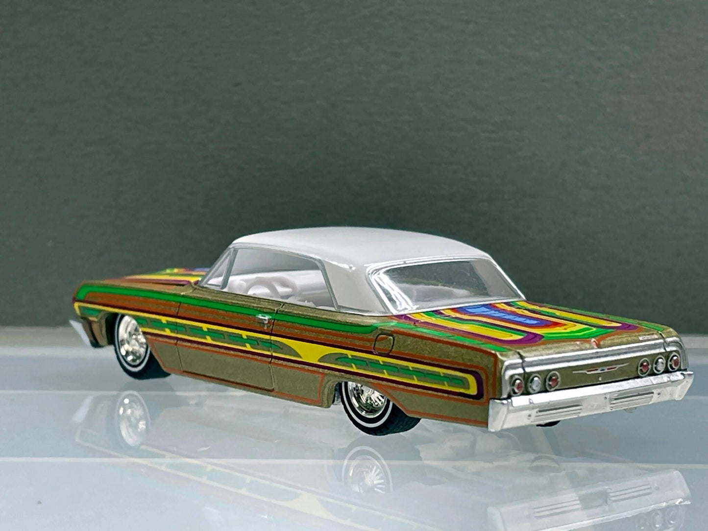 1-64 Scale / S-Scale 1964 Chevrolet Impala LowRider - Great For Dioramas & Diecast Photography (Greenlight)